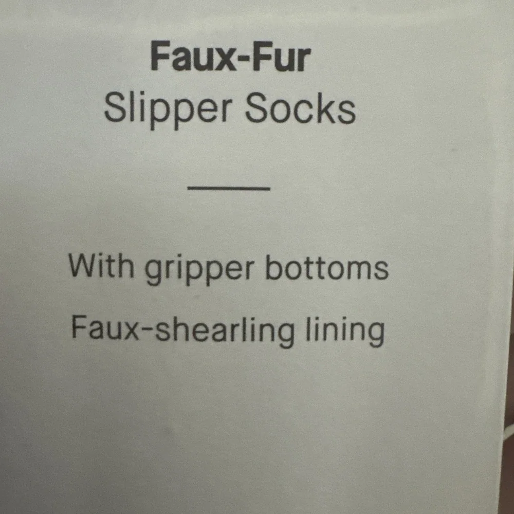 Auden Women's 0763 M/L 8-12‎ Faux Fur Slipper Socks Beige Gripper Bottom NWT